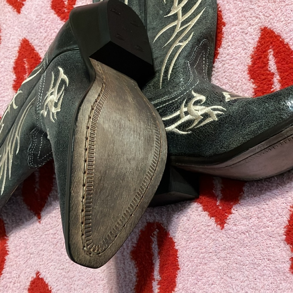Justin NWOT..Charcoal Grey/white ! Leather boots Women’s size 7. Never worn new! - Picture 3 of 9
